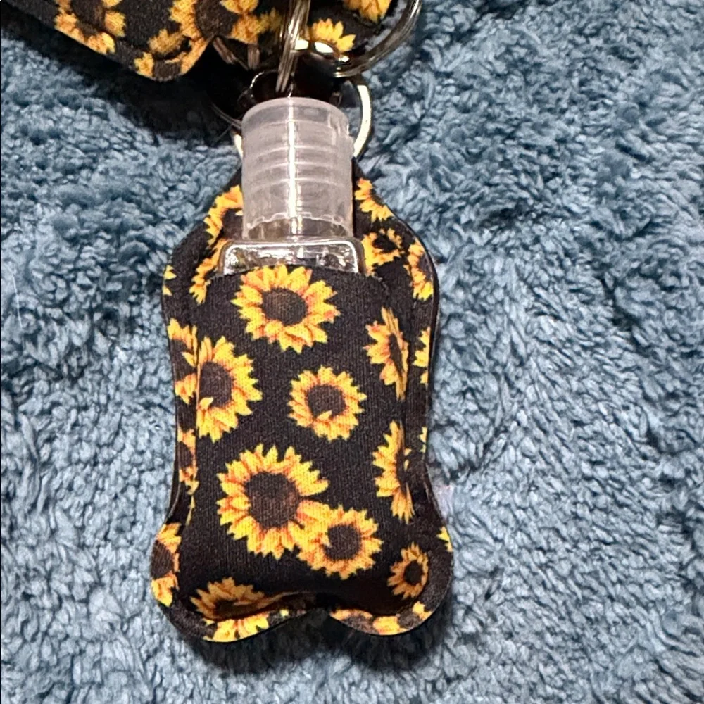 Yellow Sunflower Keychain Set with Yellow Pom Pom - Picture 2 of 8